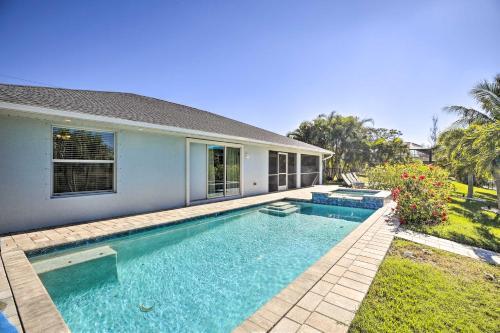 Villa Elegant Canalfront Escape - Near Golf Courses
