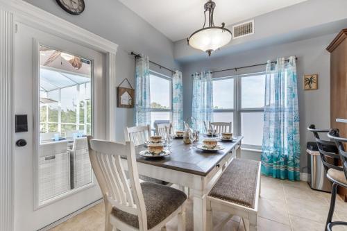 Exceptional Vacation Home In Cape Coral