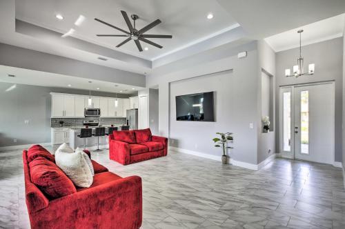 Relaxing Canalside Oasis With Lanai And Backyard!