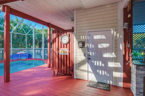 Manatee Haven - Upscale Beach View Home With Screened-in Pool, Spa And Elevator!