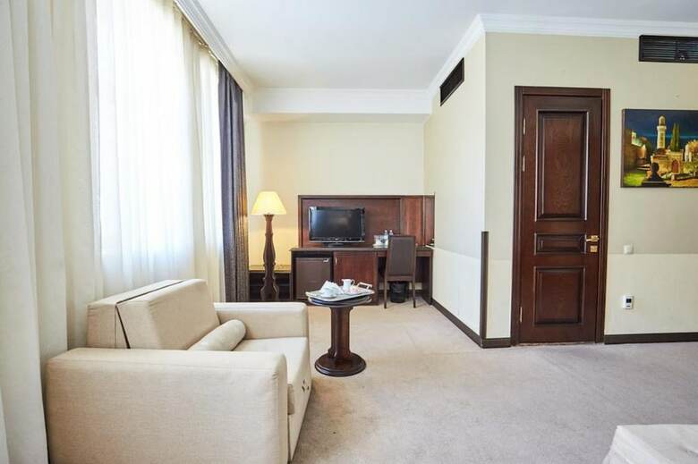 Smith Hotel