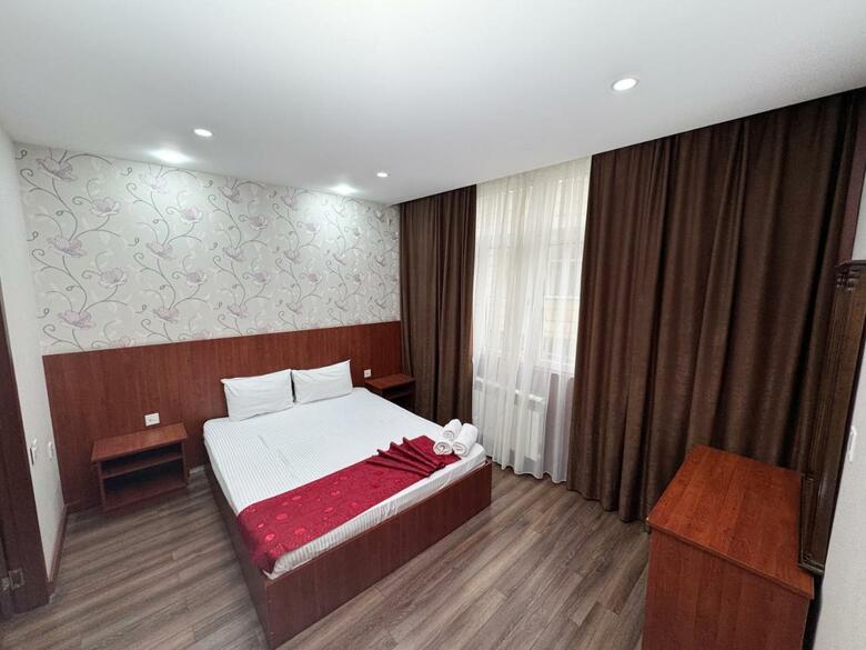 Consul Hotel