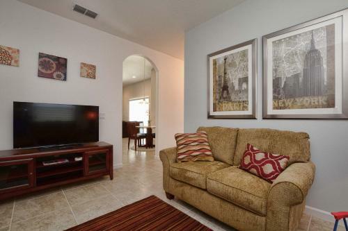 Solterra - 5 Bedrooms House W/pool-7029sr