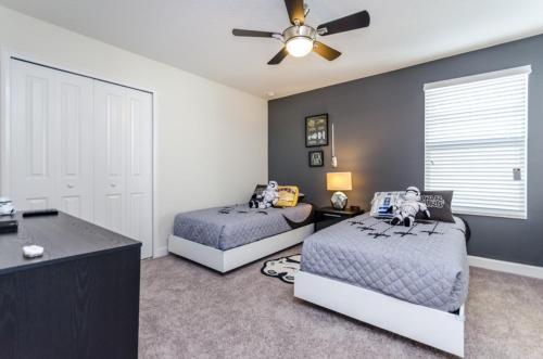 Nine-bedroom Villa 9036