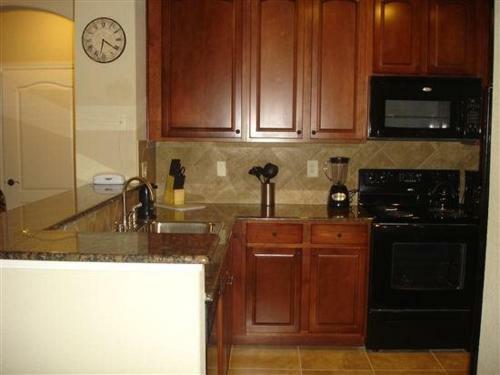 Ground Floor 4 Bedroom 3 Bath Condo Sleeps 10