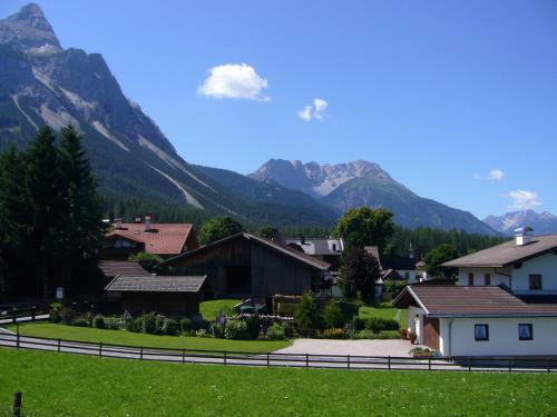 Hostal Tiroler Alpblick Appartements