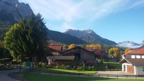 Hostal Tiroler Alpblick Appartements