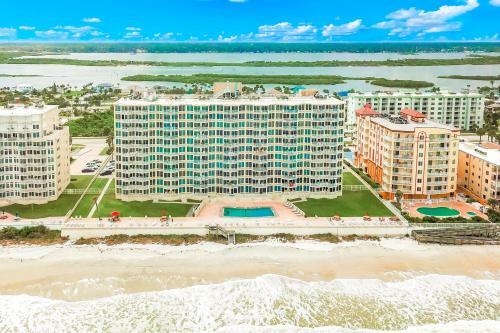 Shores Club - 305