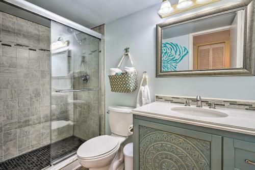 Apartamento Beachfront Condo, Walk To Pier And Dining!