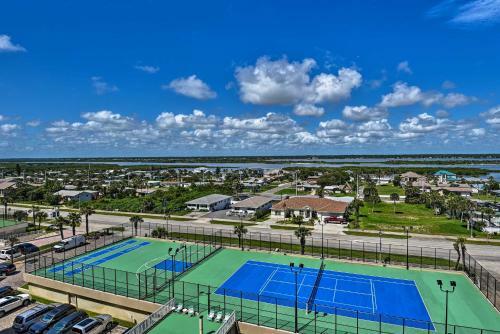 Apartamento Beachfront Condo, Walk To Pier And Dining!