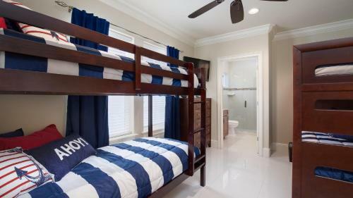 Villa Lago 1883 (S)(2g)- 4br 4ba - (10)
