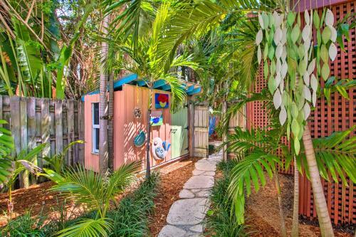 Luxe Home With Backyard Paradise, 1mi To Beach!
