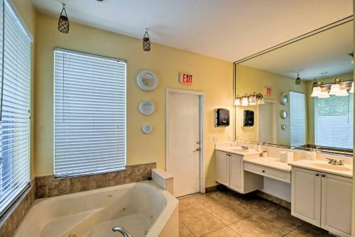 West Palm Beach Retreat 15 Mi To The Coast!