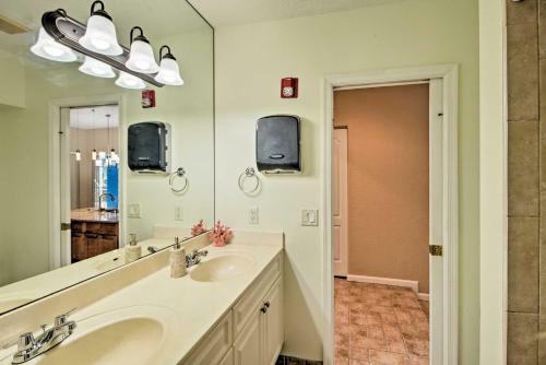 West Palm Beach Retreat 15 Mi To The Coast!