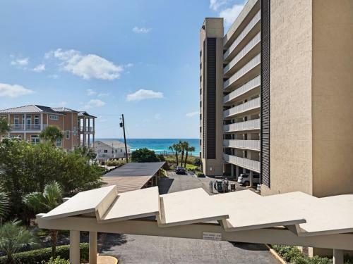 Mainsail Condominium 322