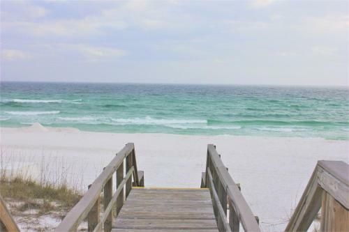 Mainsail Condominium 322