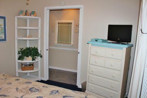 Summer Breeze Condominium 110