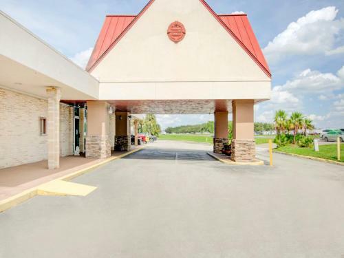 Oyo Hotel Dundee By Crystal Lake