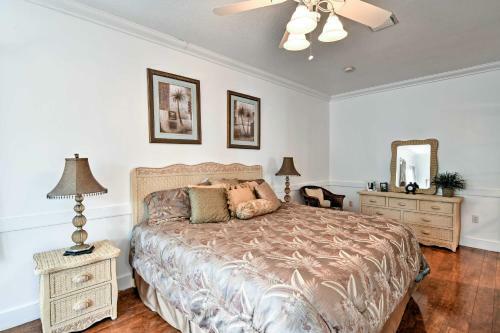 Spacious Englewood House With Deck - On The Beach!