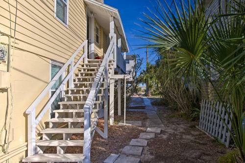 Apartamento Old School Fernandina Beach Duplex With Ocean View!