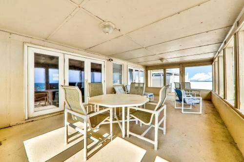 Sunrise Beach Retreat