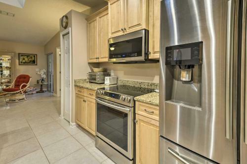 Pet-friendly Home With Yard - 2 Blocks To Beach