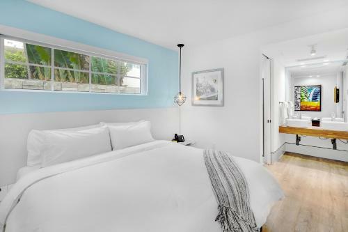 Hotel Ocean Treasure Beachside Suites