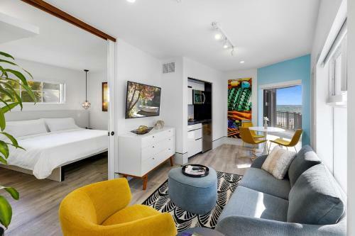 Hotel Ocean Treasure Beachside Suites