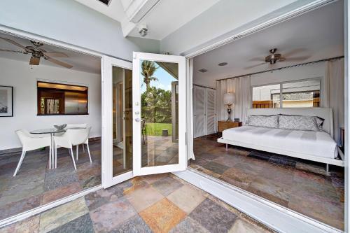 Upscale Modern Beach Home With Saltwater Pool Home