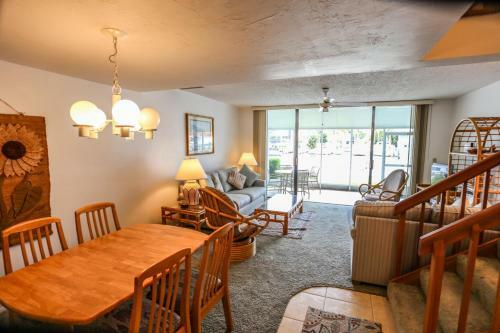 Boardwalk Caper By Distinctive Beach Rentals