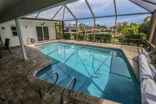 250 Albatross St. - M