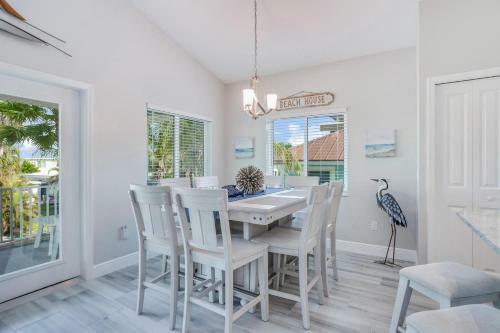246 Delmar Ave By Coastal Vacation Properties
