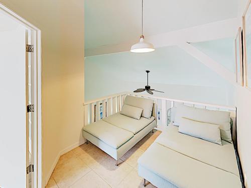 New Listing! Estero Island Beachfront Home With Pool Home