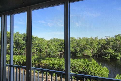 Apartamento Captains Bay 102 Condo