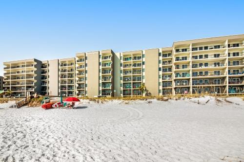 Island Echos 7th Floor Condos