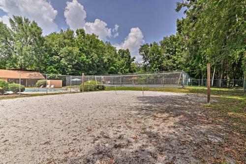 Updated Gainesville Townhome With Pool About 3 Mi To Uf!
