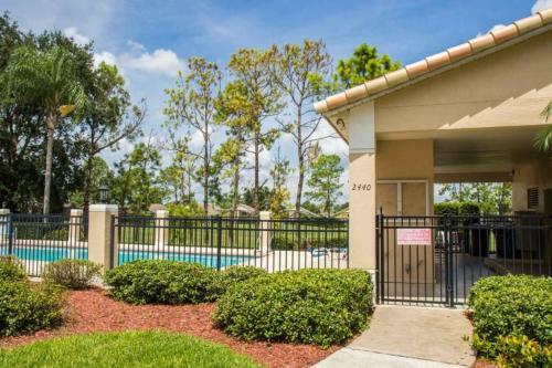 Charming Southern Dunes Home Pool Spa! Home