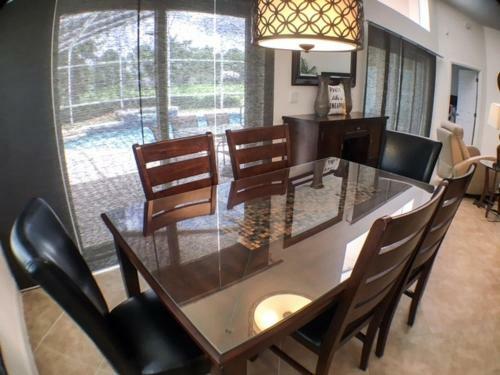 South Facing Pool - Bright Sunny Home! Home
