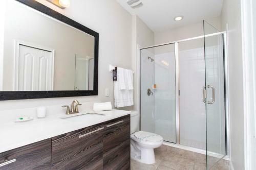Stunning 4 Bd Single Family W/ Pool 175