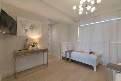 Villa Modern Luxurious Beach Retreat-5 Br With/pool