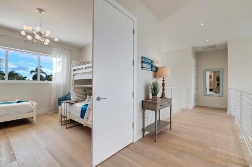 Villa Modern Luxurious Beach Retreat-5 Br With/pool