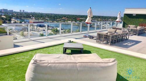 Beachfront Condo-roofto Pool- 2 Bedroom