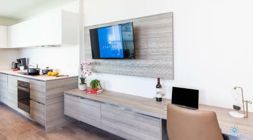 Luxury Oasis Beachfront-rooftop Infinity Pool