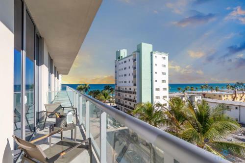 Ocean View Balcony Beachfront Rooftop Pool