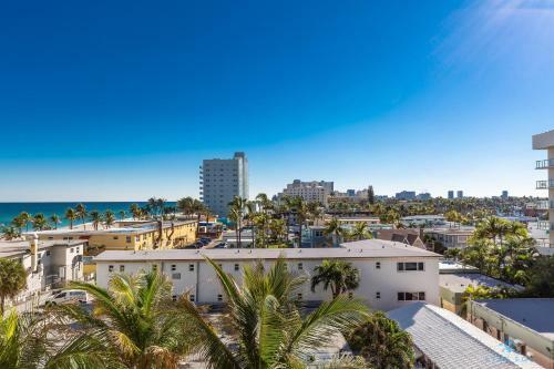 Ocean View Balcony Beachfront Rooftop Pool