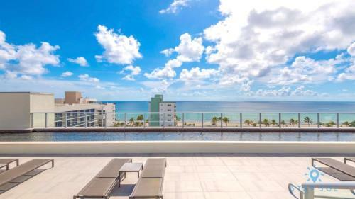 Ocean View Balcony Beachfront Rooftop Pool