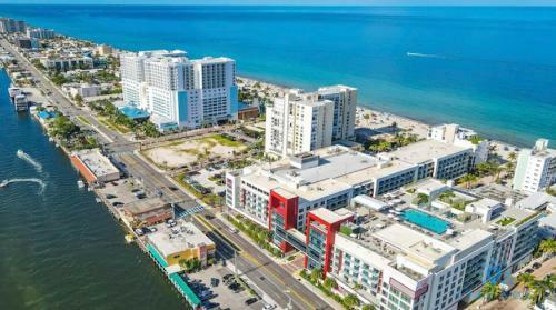 Condo-roofto Pool- Spectacular 2 Bedroom