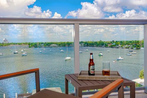 Luxury Bay Front Master One Br Rooftop Pool