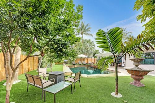 Trendy Renovated 4 Br Home W/ Heated Pool