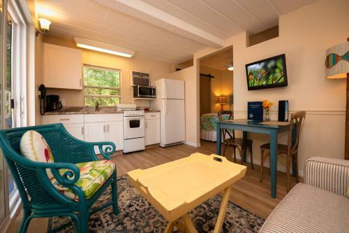 Hotel Cedar Cove Resort & Cottages
